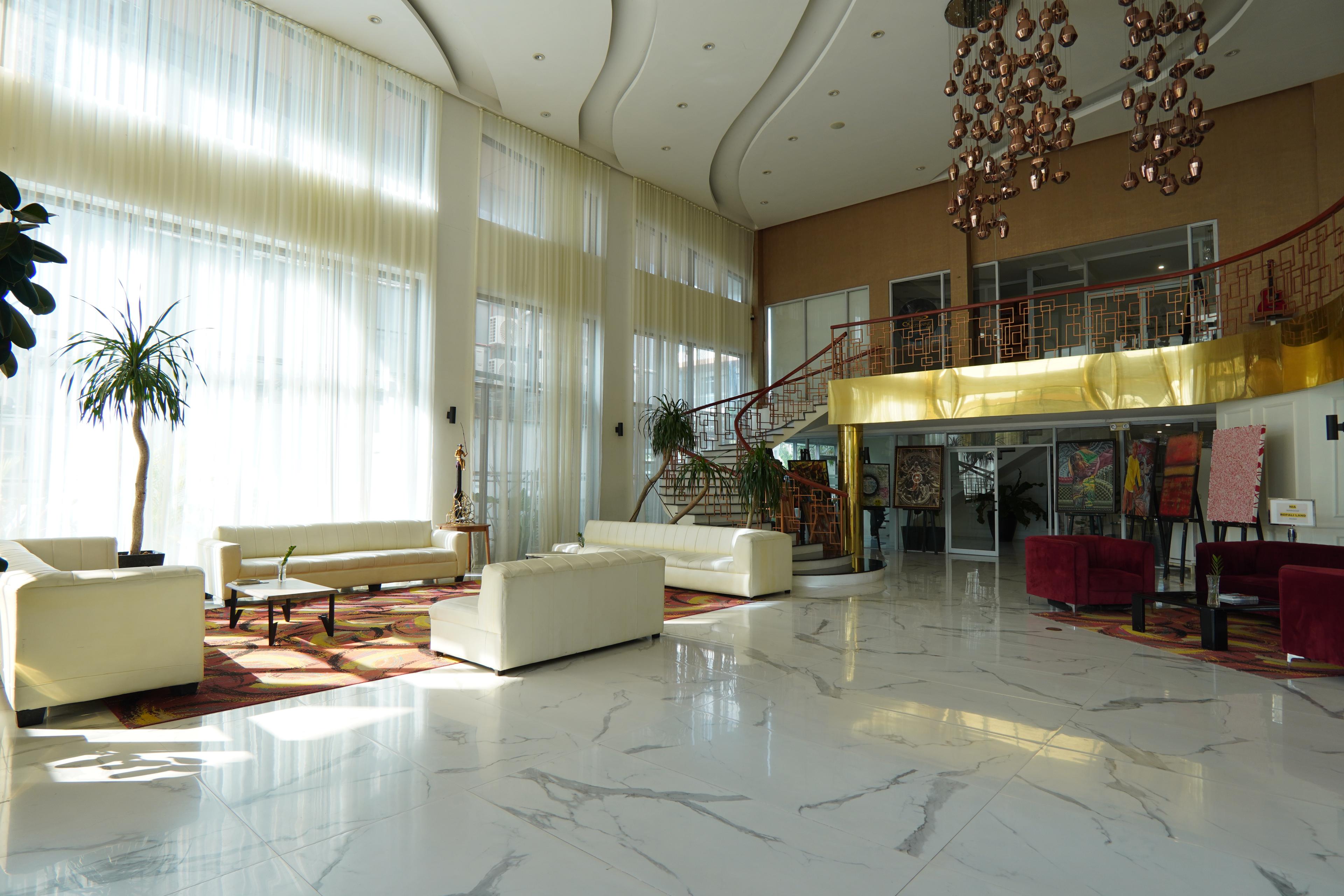 Hotel lobby — chandelier